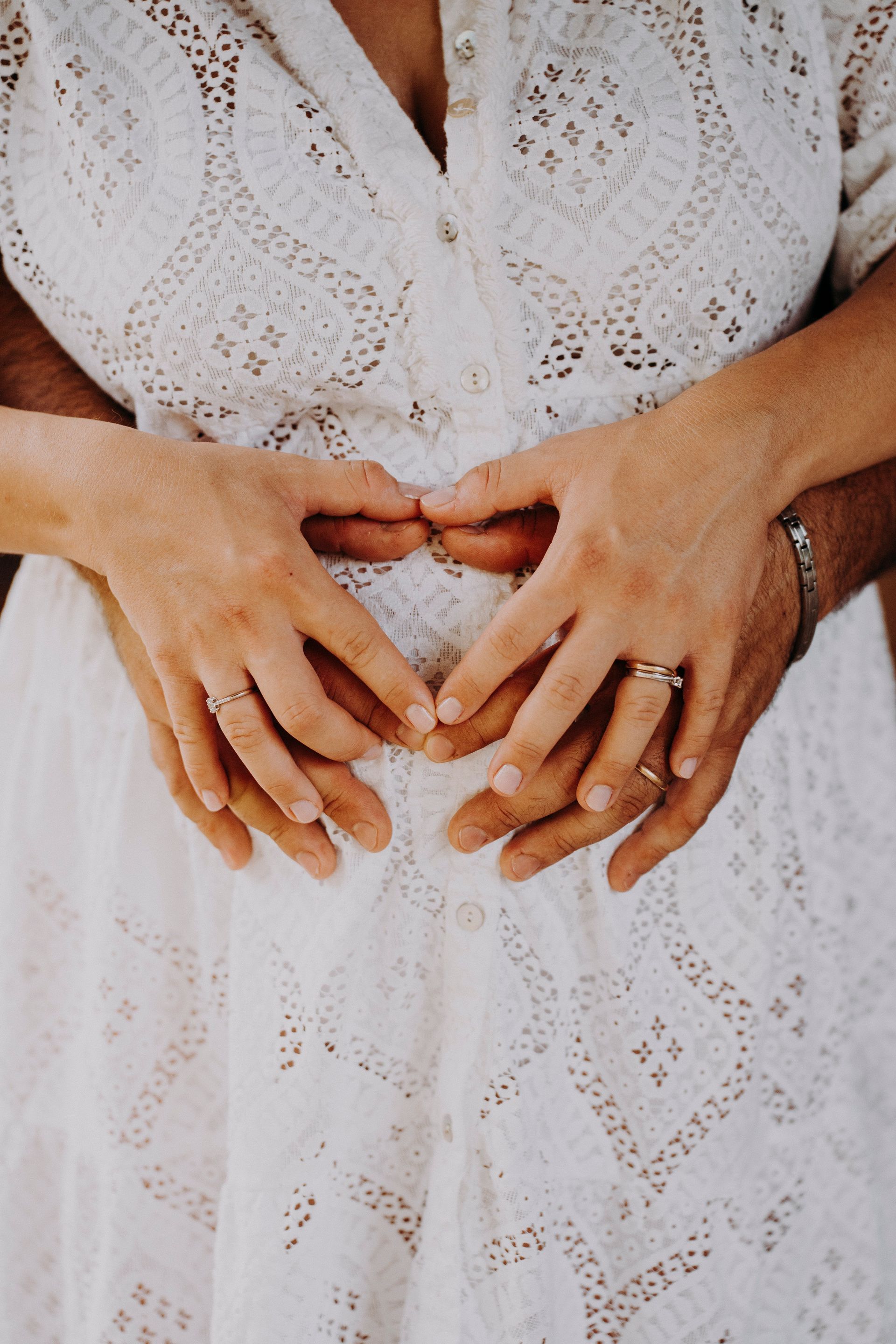 Servizio fotografico di famiglia e gravidanza in Italia. Stile naturale, reportage autentico.