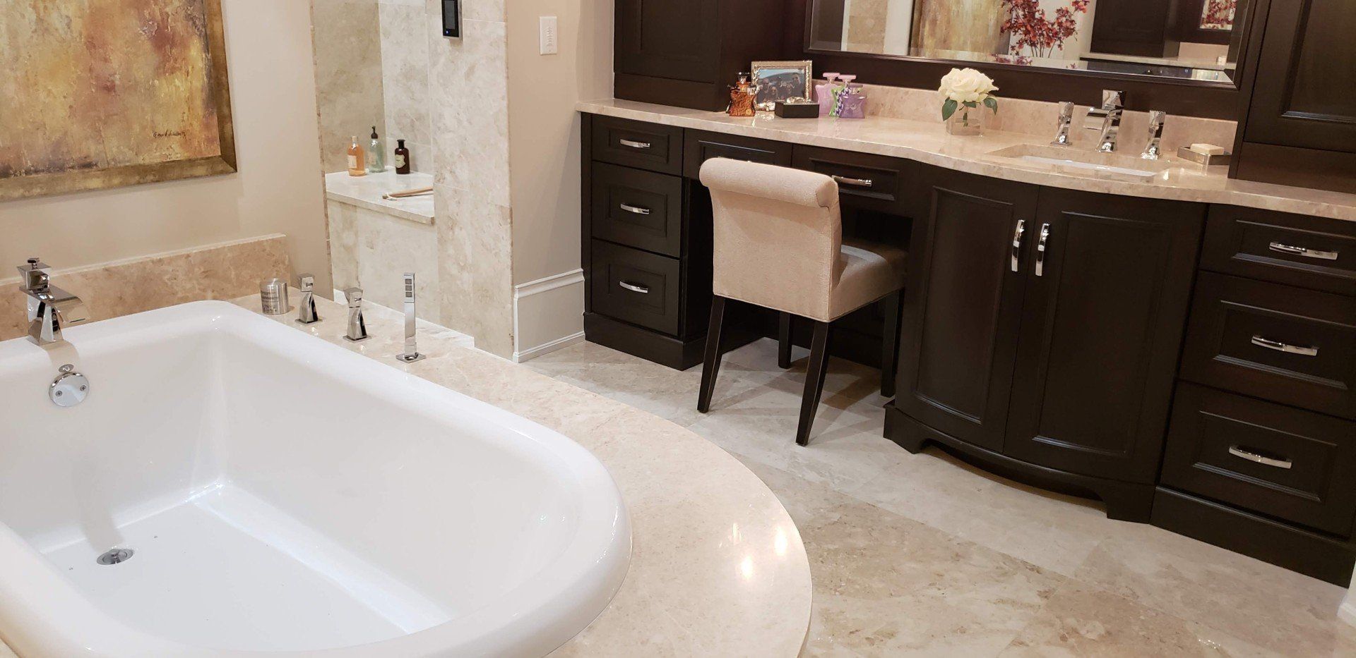 Glossy White Tub — Naples, FL — Rain Forest Marble Inc.