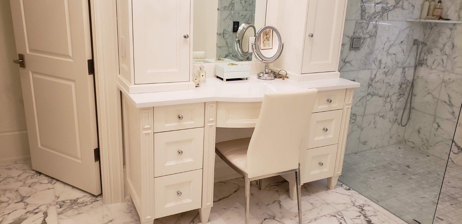 White Vanity Dressing Table With Mirror — St Naples, Florida — Rain Forest Marble Inc.