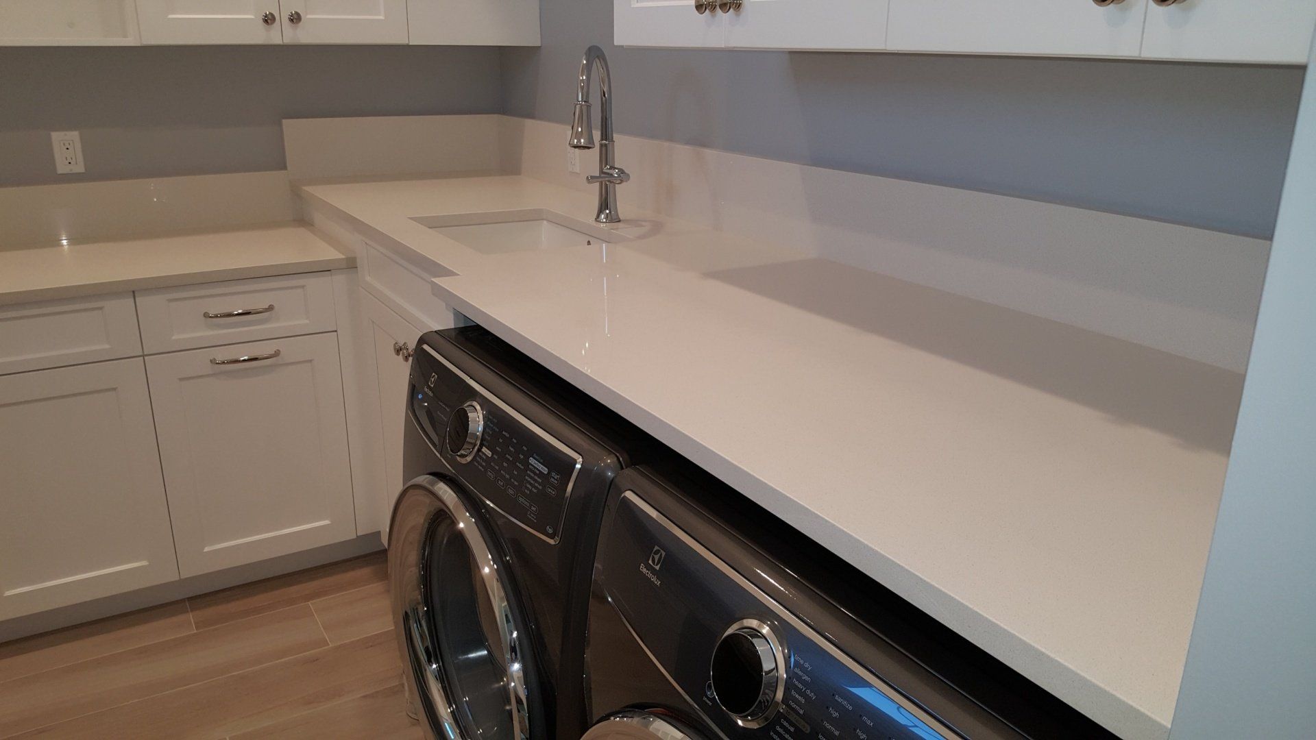White Countertop for Kitchen — Naples, FL — Rain Forest Marble Inc.