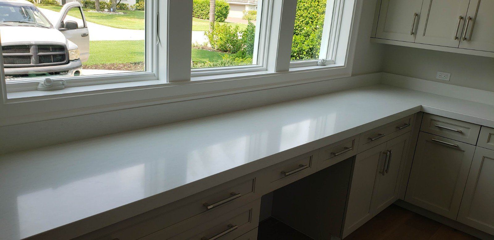 Empty White Table Top Kitchen — Naples, FL — Rain Forest Marble Inc.