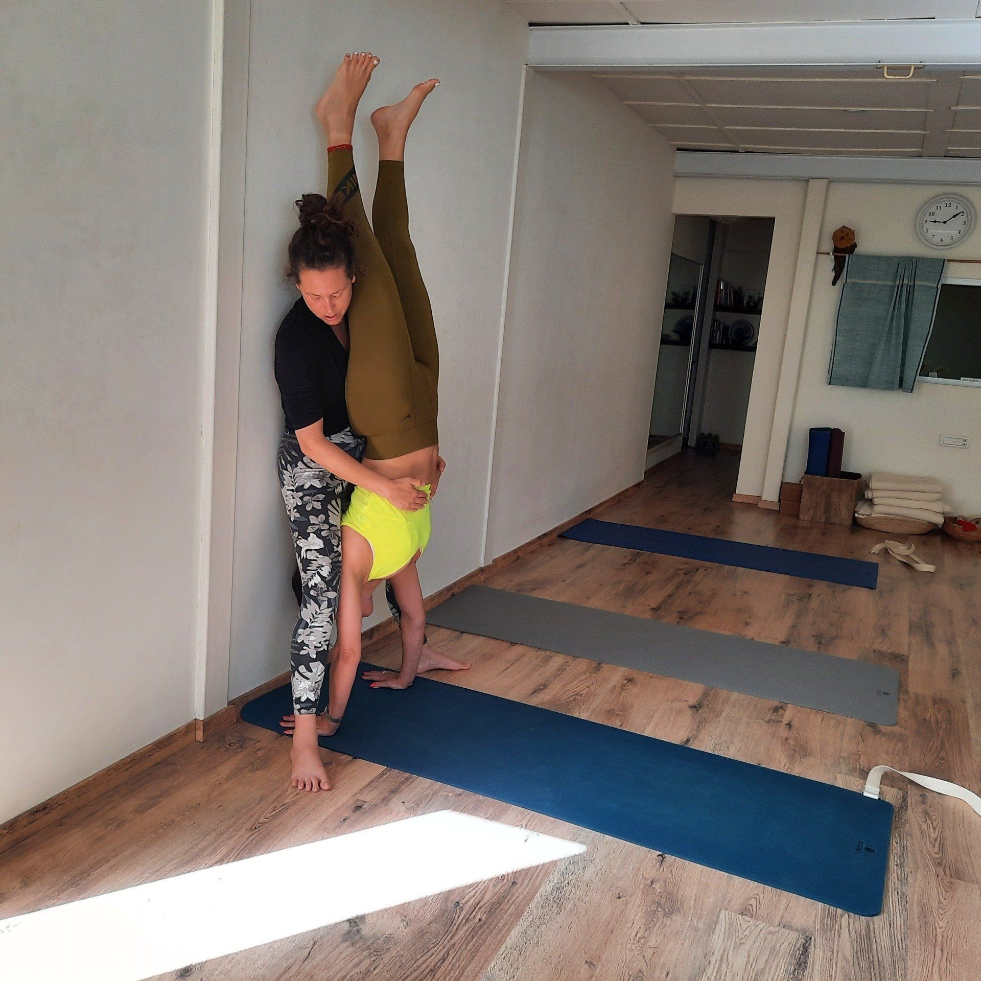 סטודיו יוגה, ראש העין פתח תקוה והסביבה - יולה יוגה