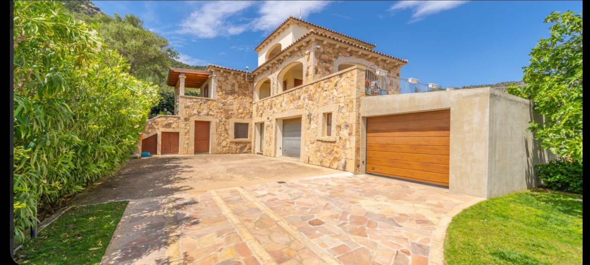 villa la pietra bianca sardegna