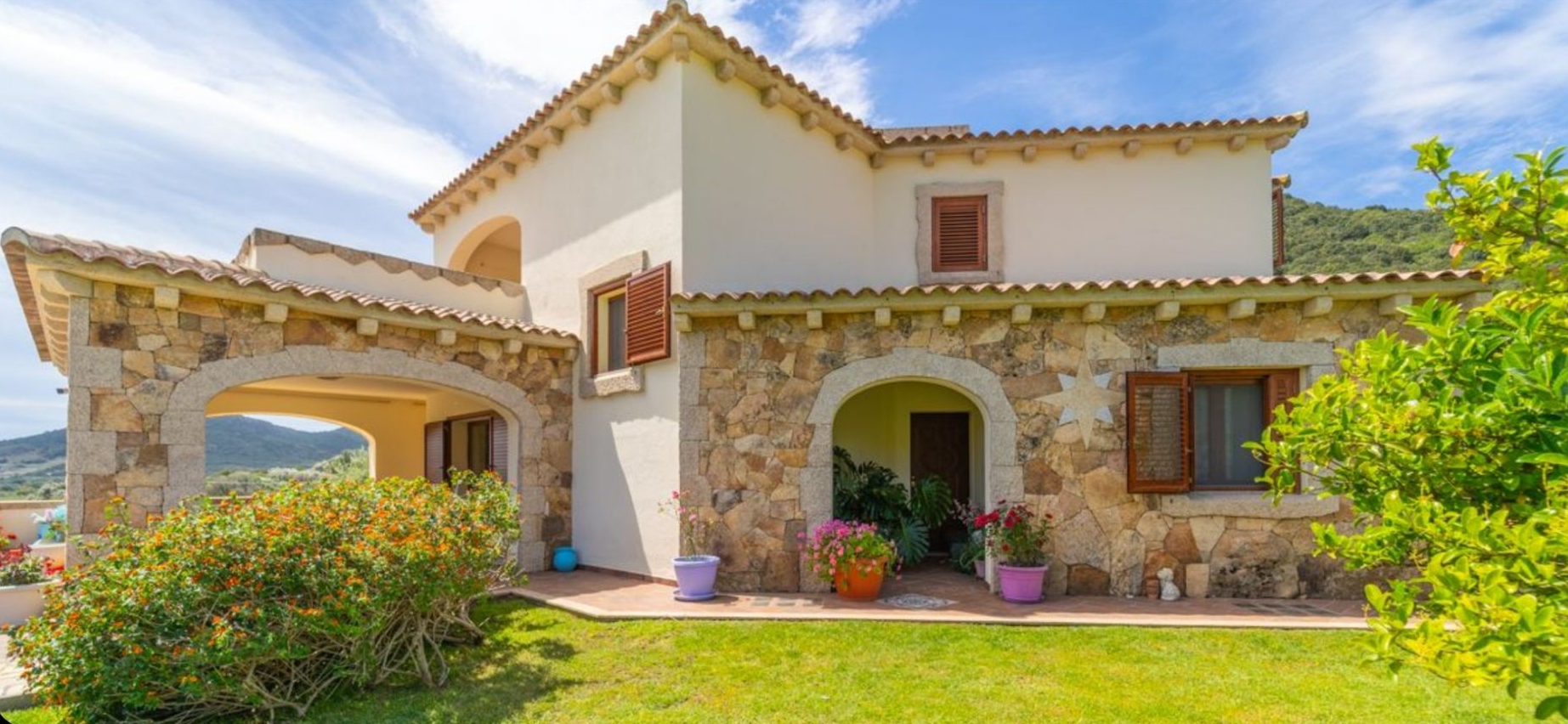 villa la pietra bianca sardegna