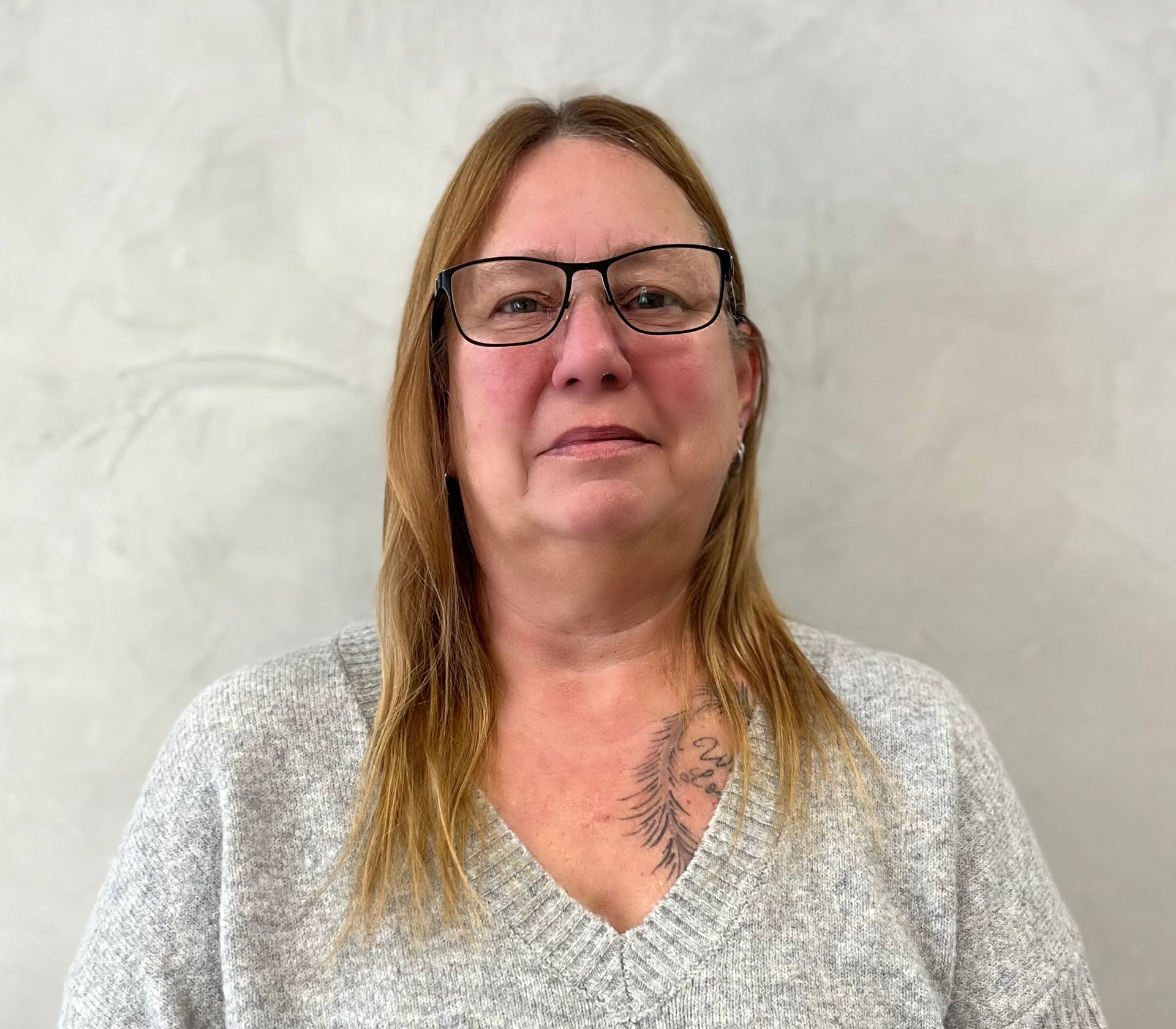 Office Manager headshot Suzanne Lindberg