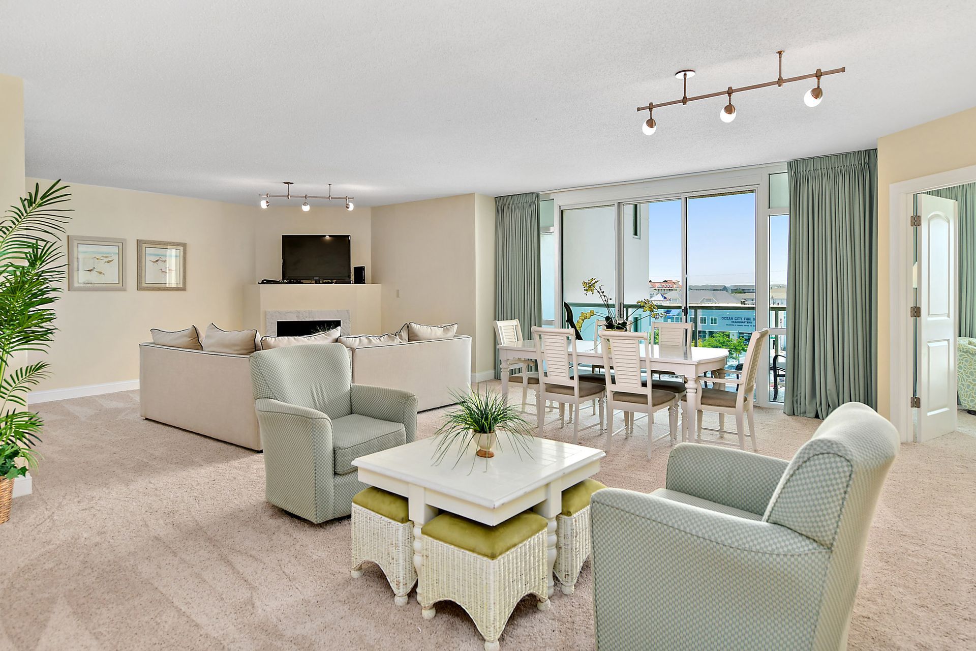 Condo 509 Lounge Area