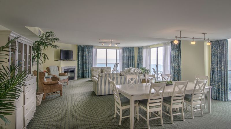 Condo 504 Dining Room Area