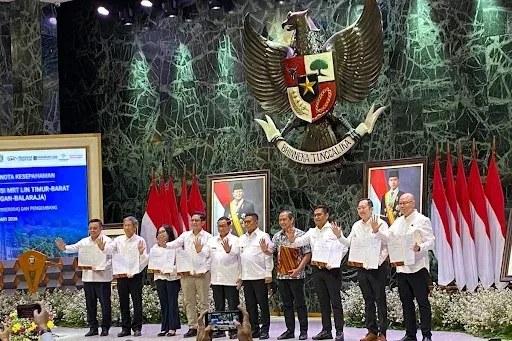 penandatanganan MOU MRT Kembangan Balaraja yang dihadiri Pramono Anung (Gubernur DKI Jakarta) dan perwakilan dari Green Bestari Park