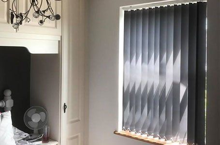 Patterned vertical blinds