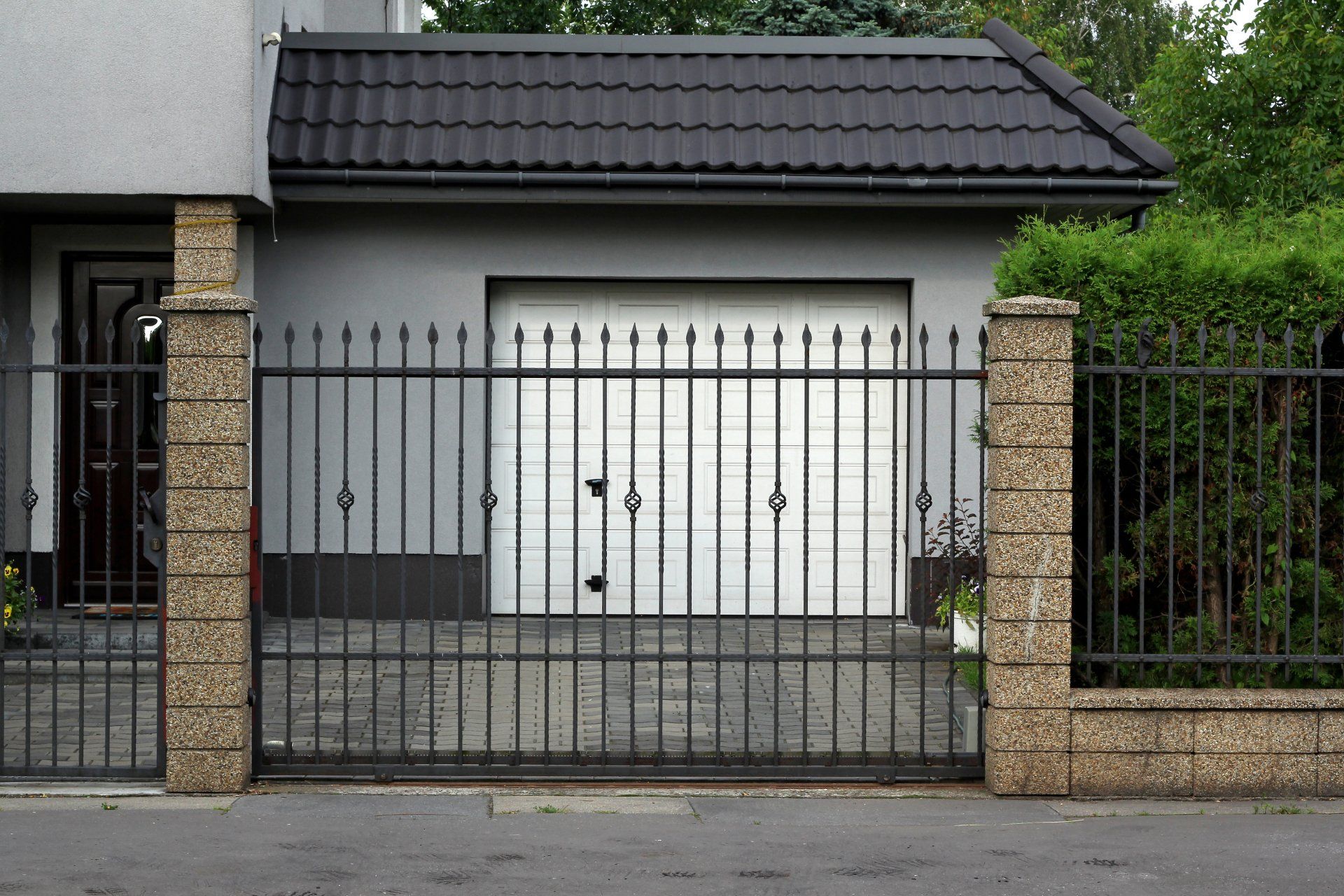 cast iron fence gate