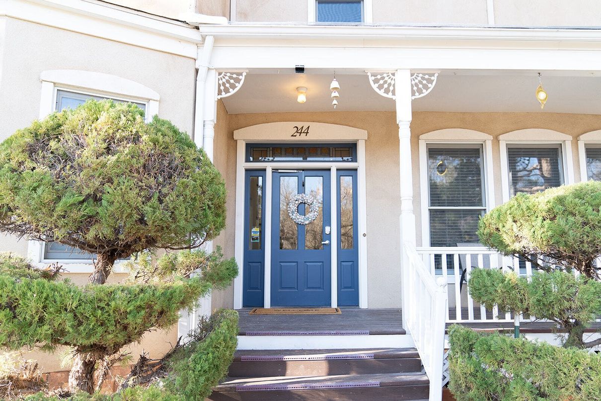 Tyler Inn at Zion Blue Front Door