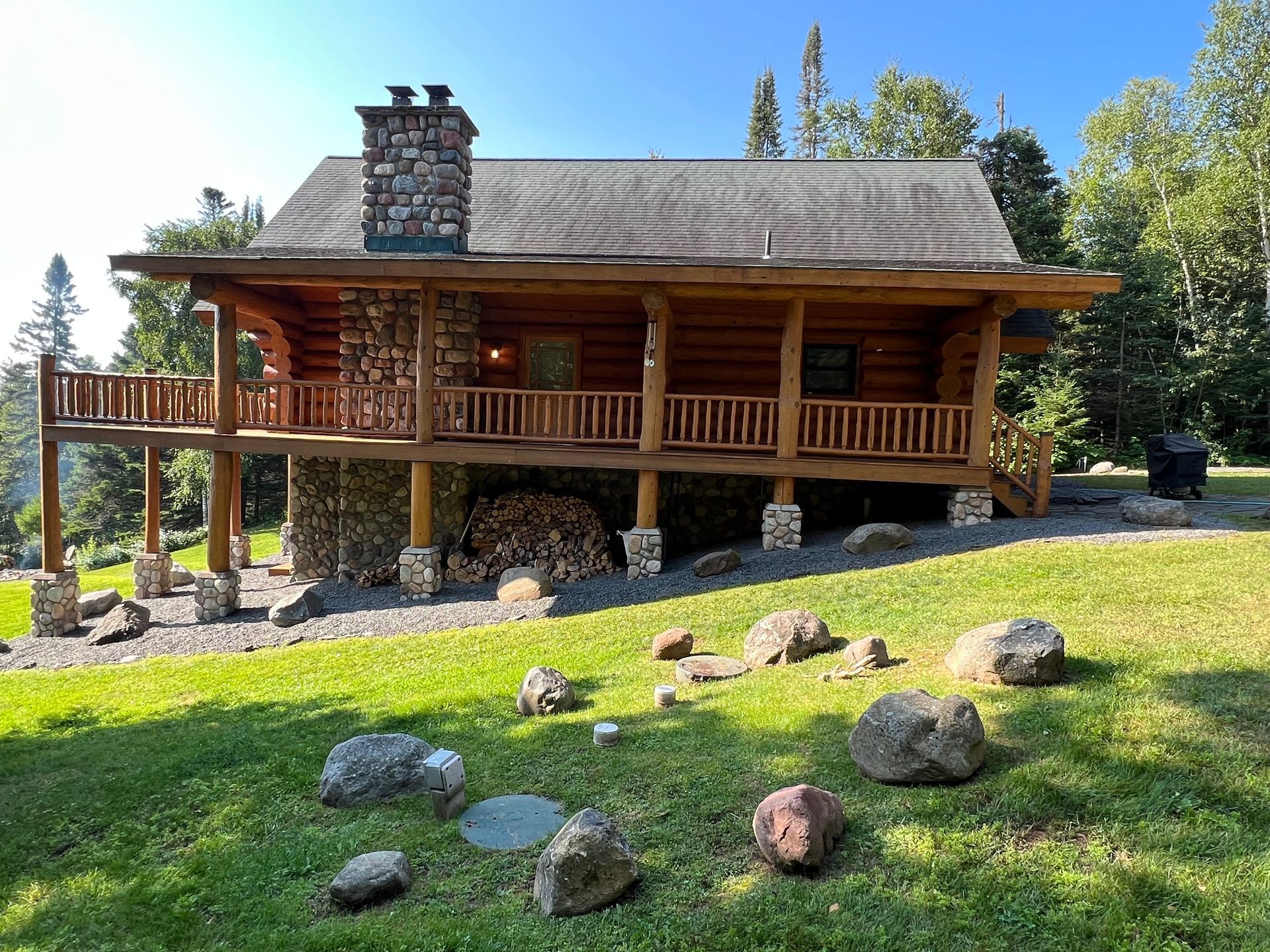 Large Cabin – MN - Lifetime Staining and Log Restoration