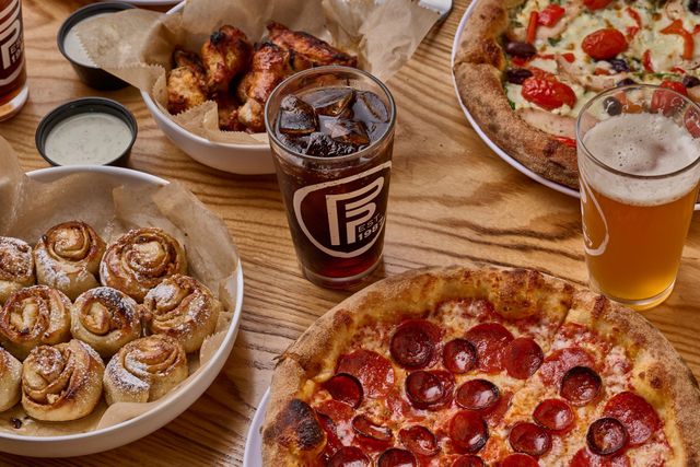 Flippers Pizza Co. Lake Mary | All-Natural Craft Pizza