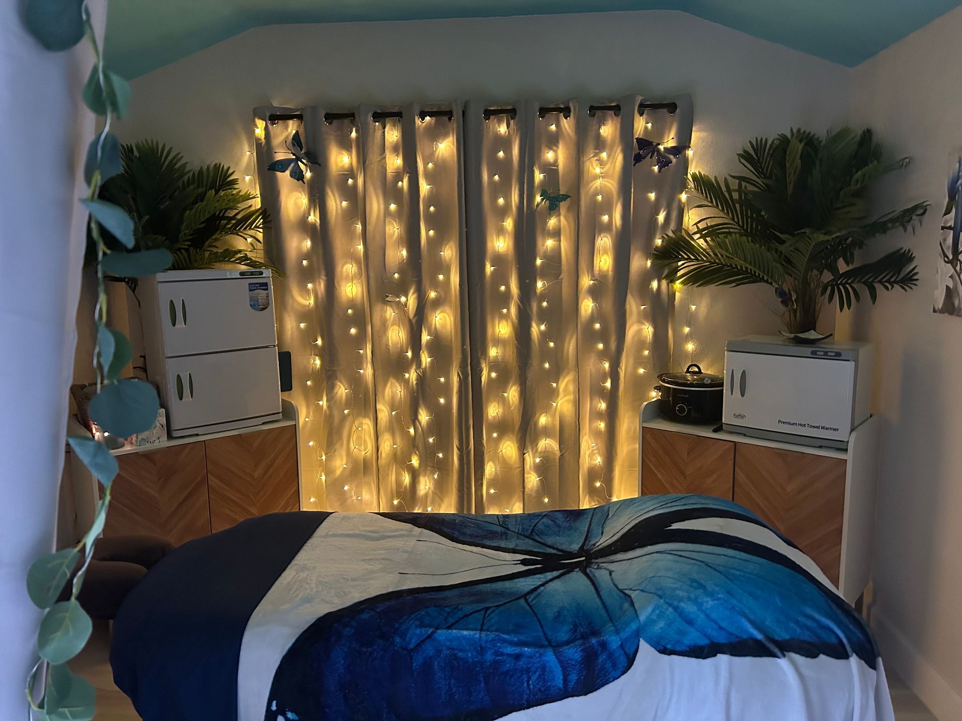 The salt and spa room.