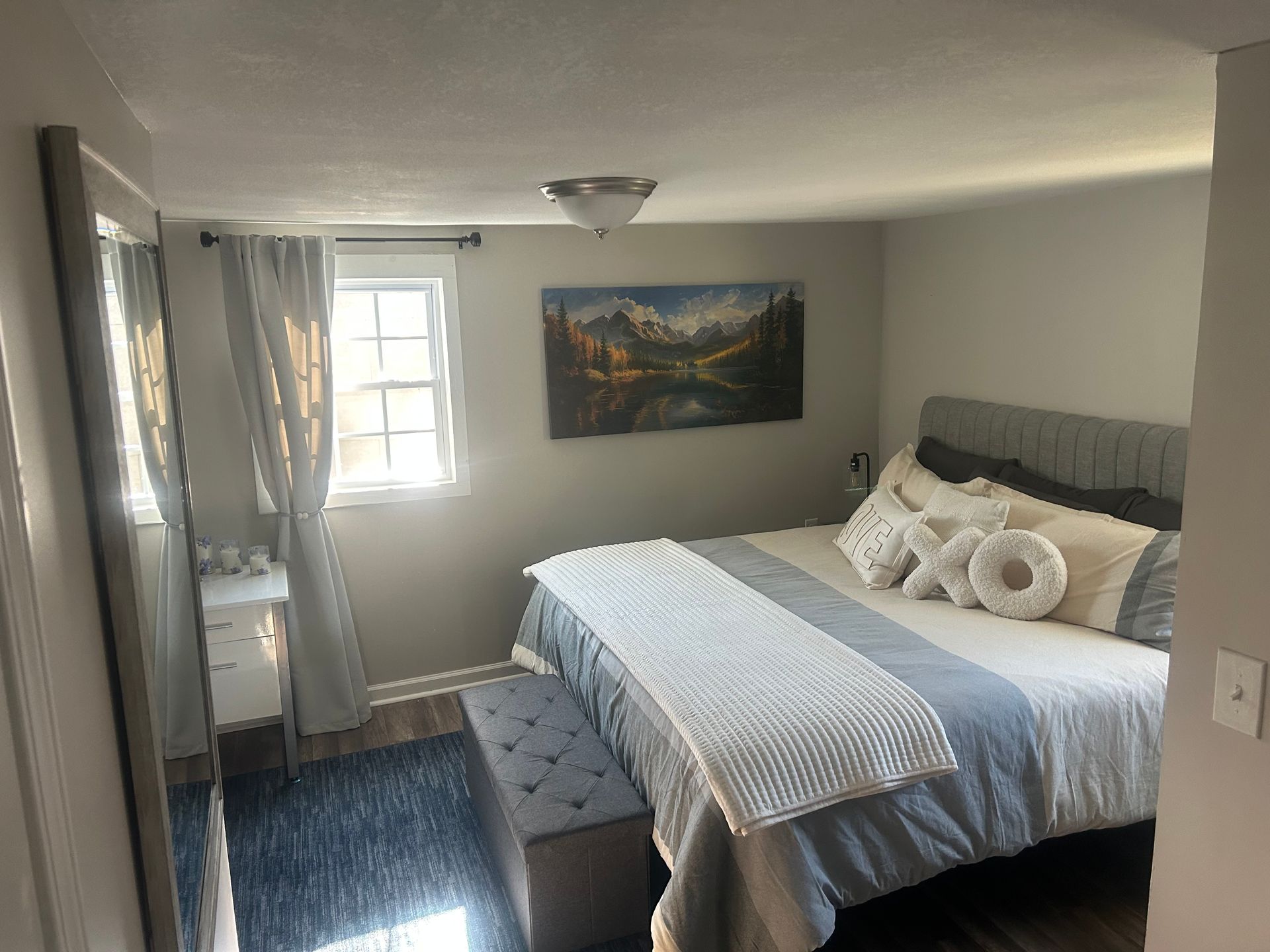 Bungalow's main bedroom.