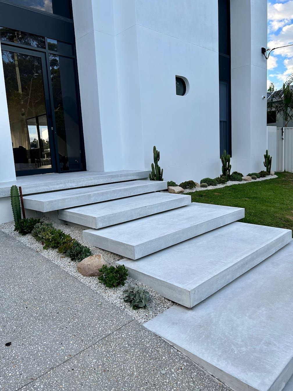 your-guide-to-floating-concrete-steps