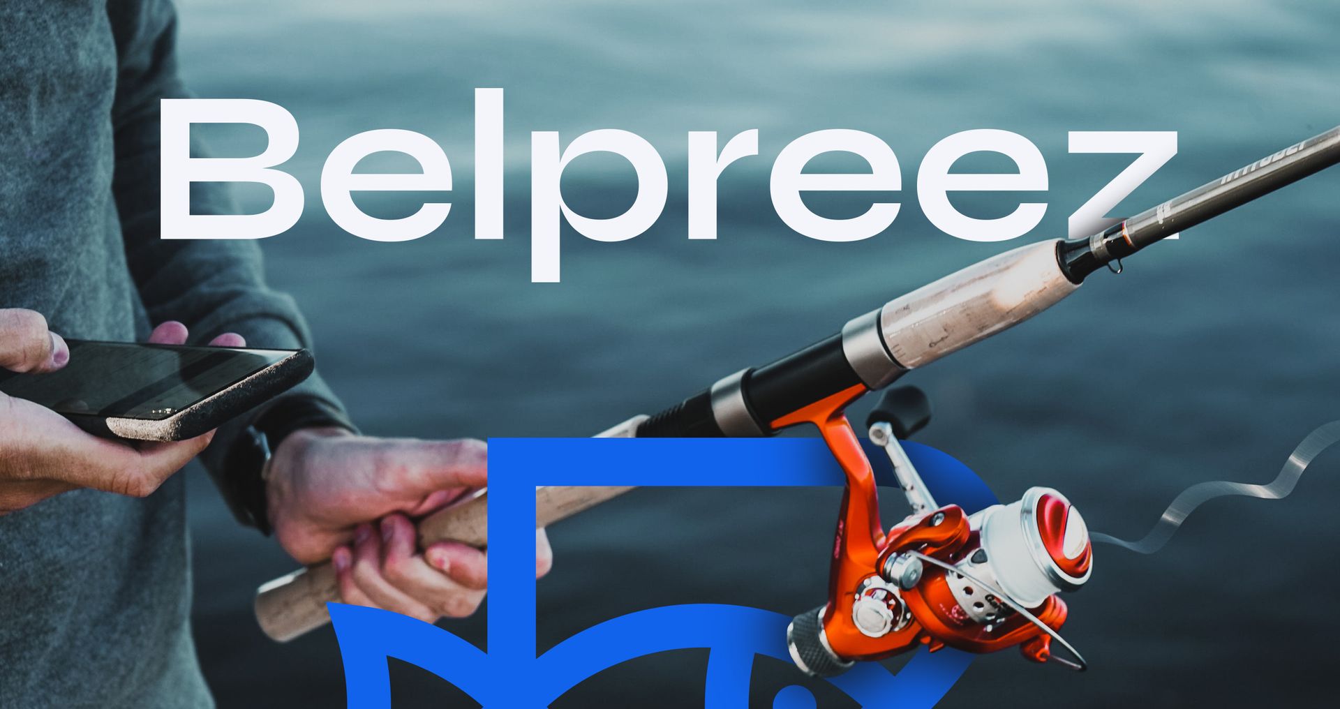 Une personne tenant une canne à pêche et un smartphone avec le logo Belpreez superposé.
