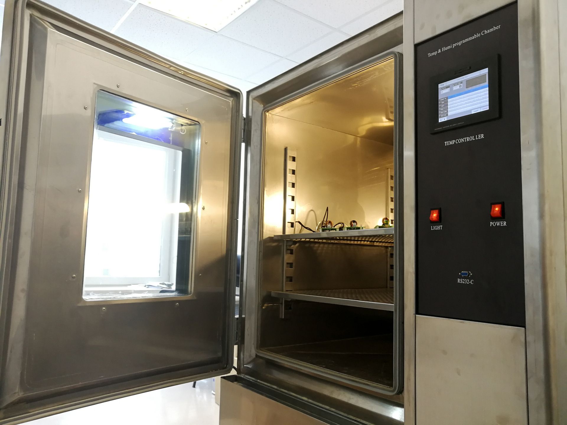 Climatic chamber for environmental tests of electronic products.