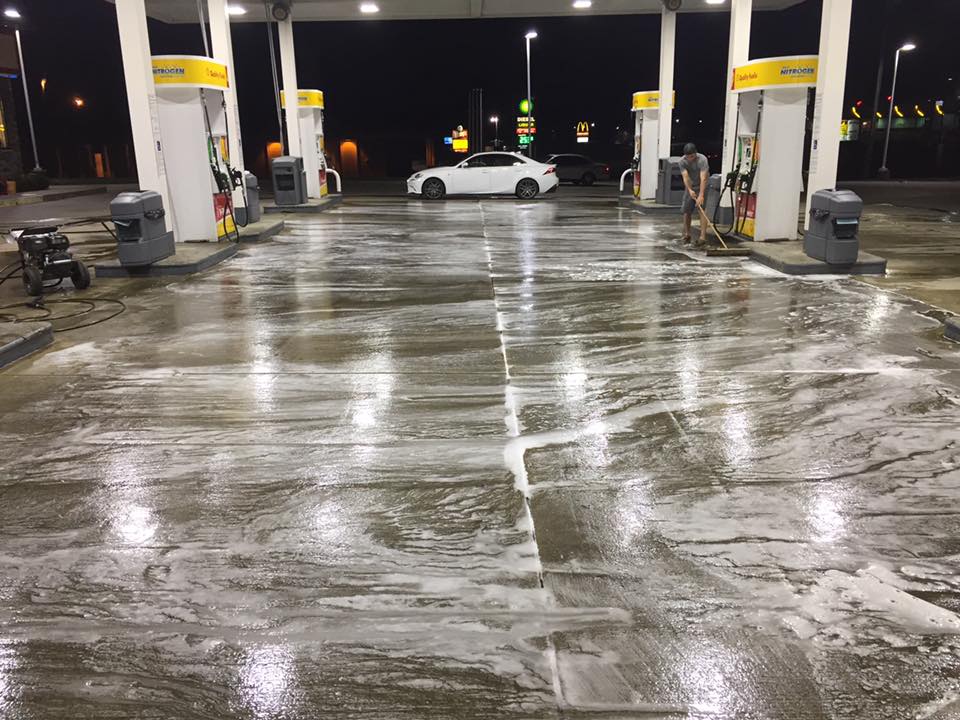 Clean Gas Station Parking Lot — Verona, KY — Spit Shine Commercial Cleaning LLC