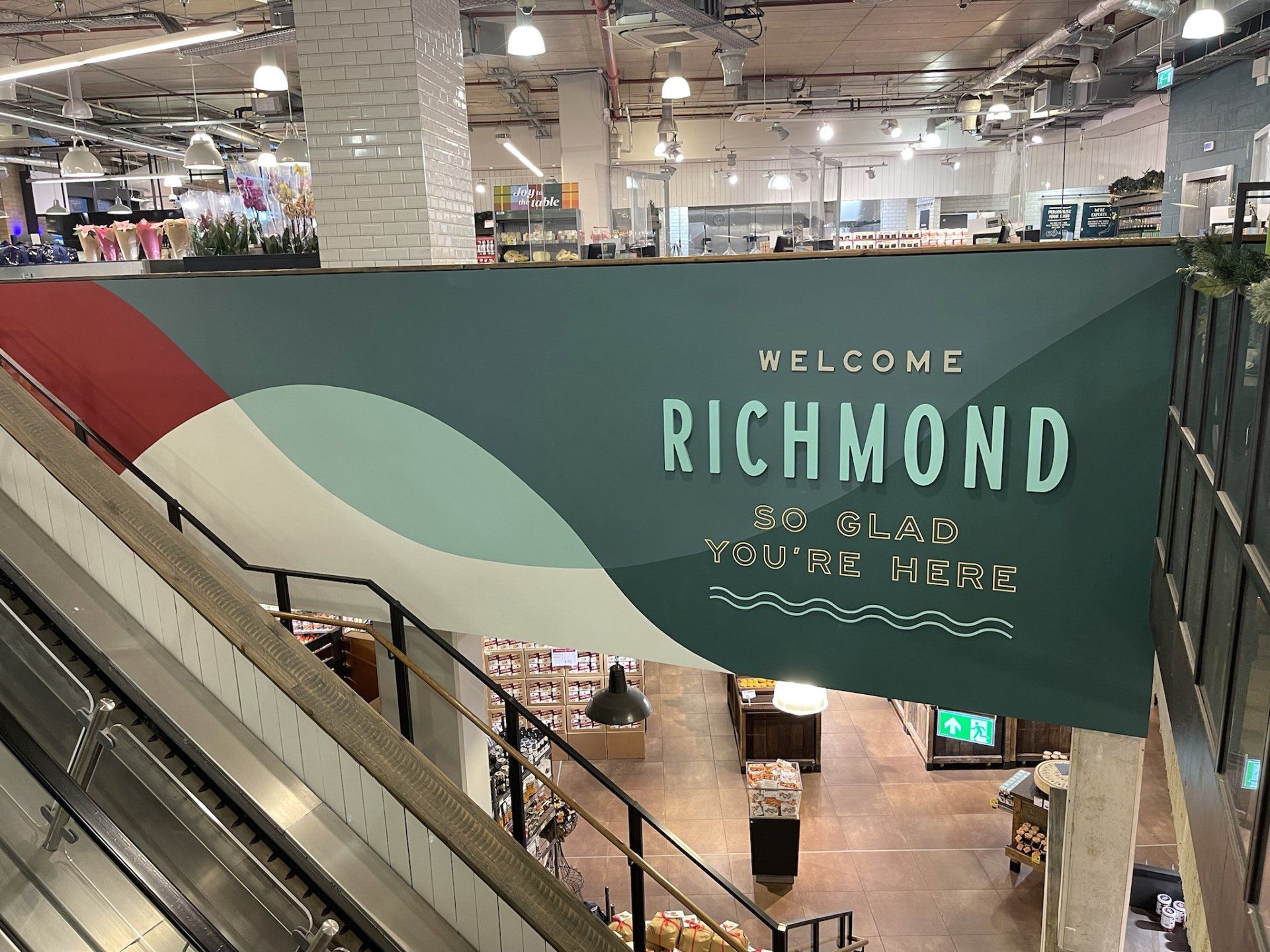 Retail signage services