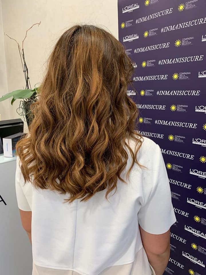 taglo e colorazione capelli castani