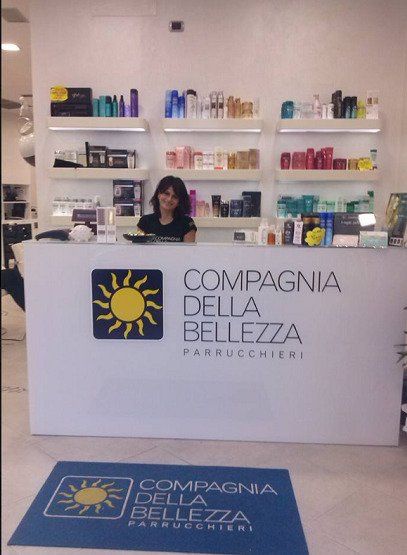 entrata di un salone parrucchieri