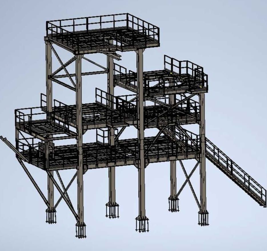 Modello CAD 3D di una piattaforma industriale in acciaio a più livelli con scale e ringhiere su uno sfondo neutro.