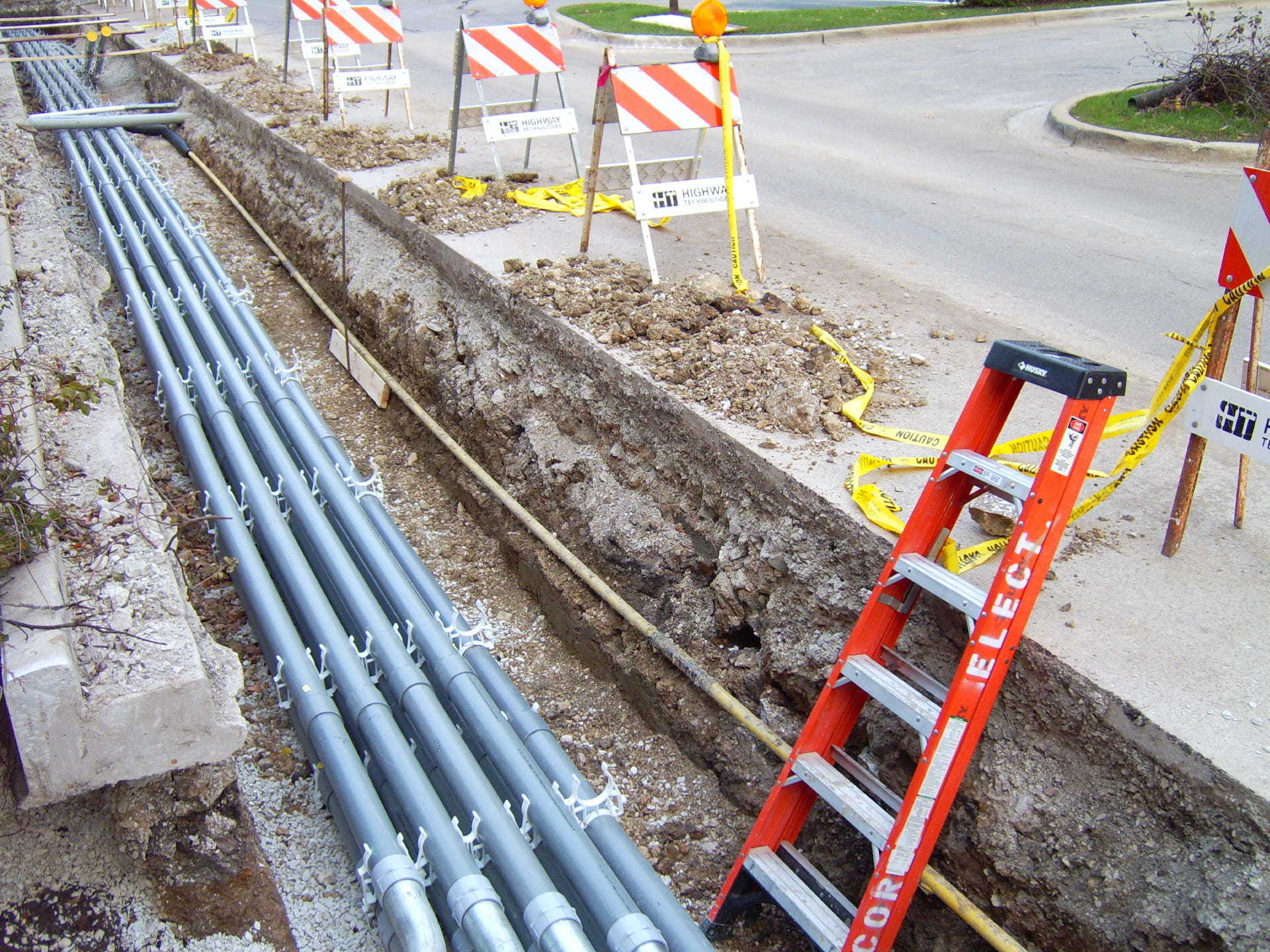 A ladder that has the word elec on it