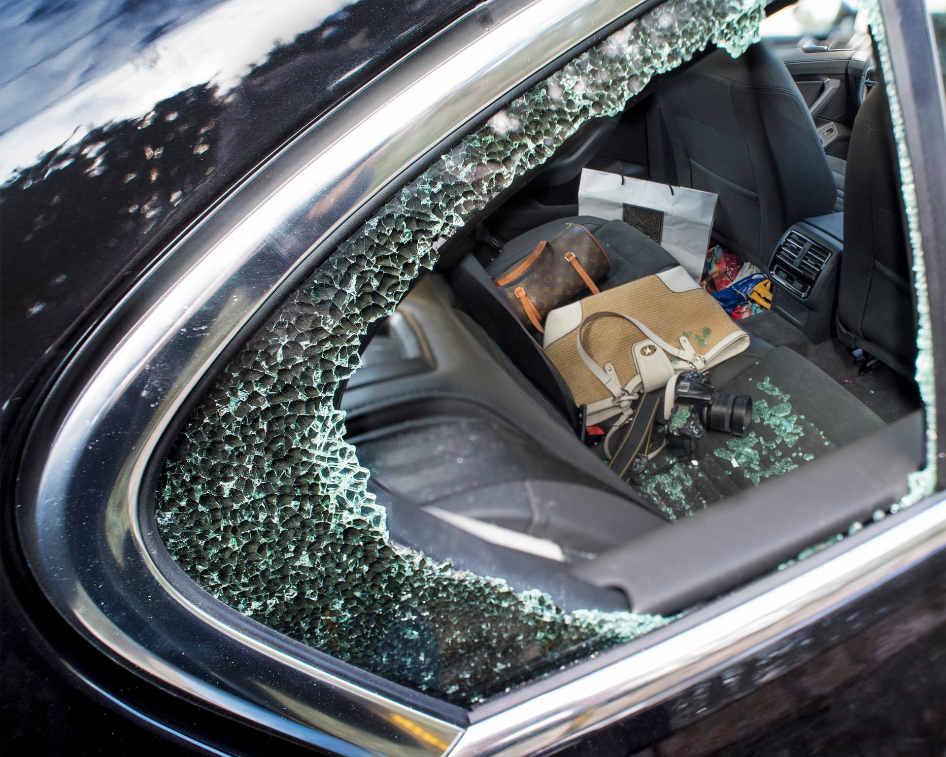 5 Ways to Keep Your Car Safe from Burglary | Eurozone Motors