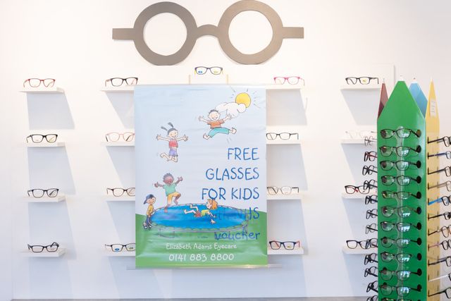 do kids get free glasses