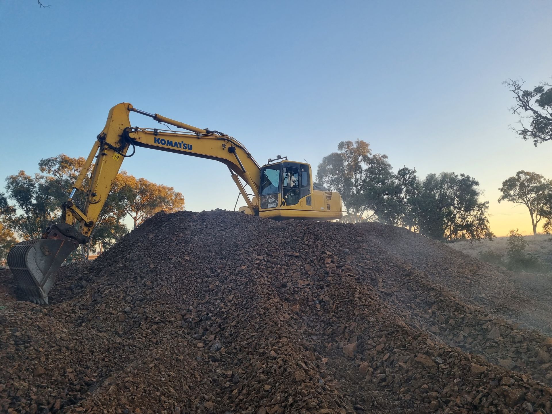 Komatsu PC200 excavator (20t)