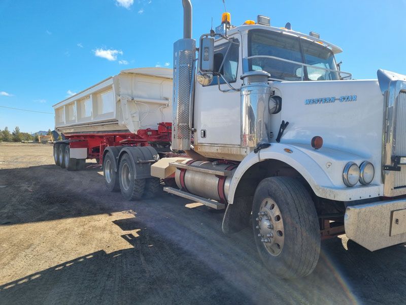 Western Star 4800 prime movers
