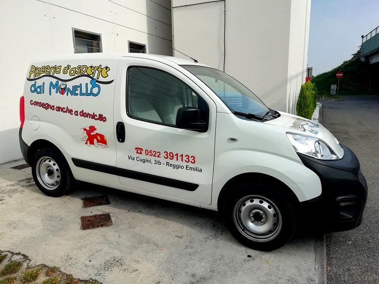 Furgoncino della pizzeria, per consegna a domicilio