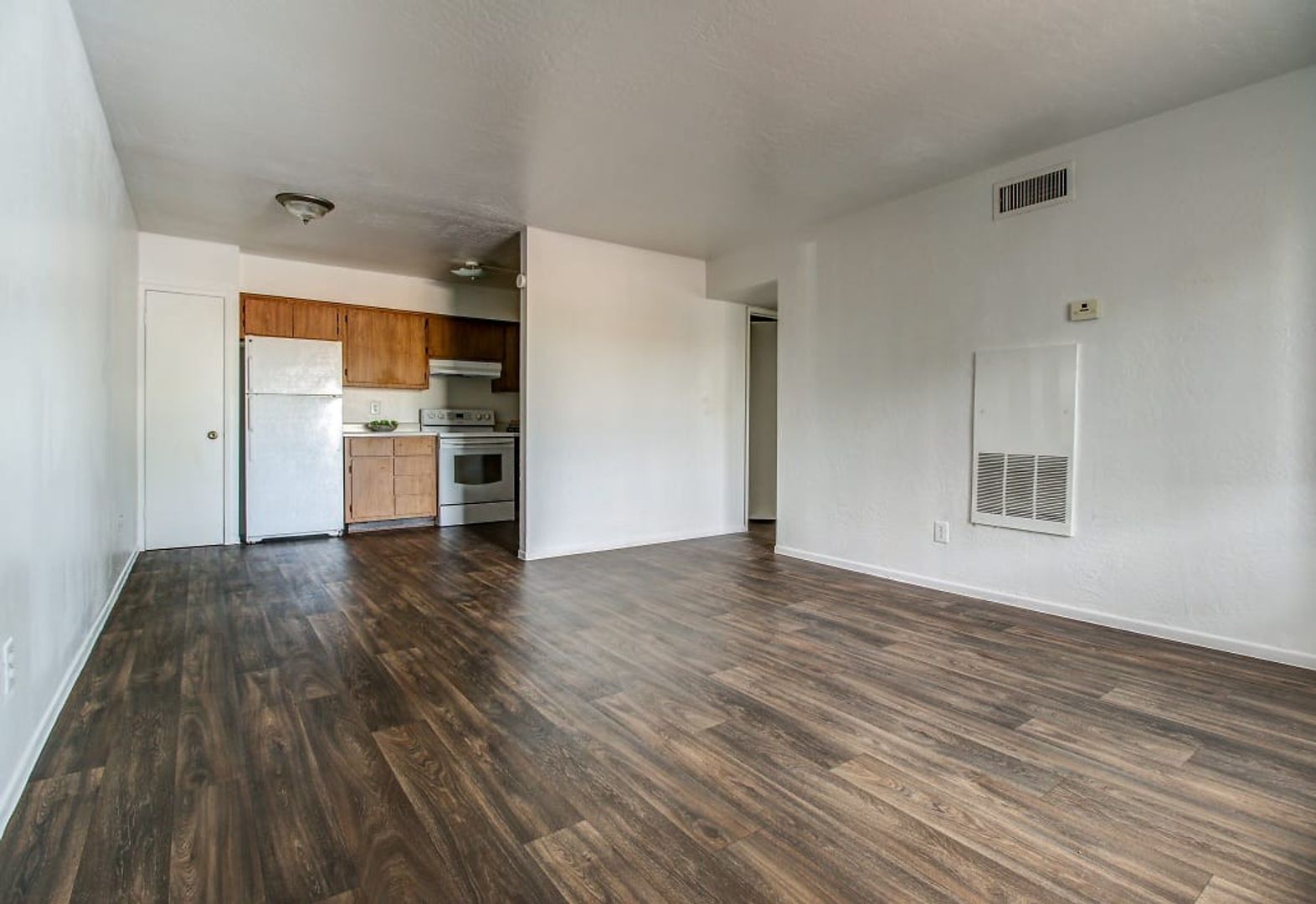 Carole Arms Apartments - Image 6