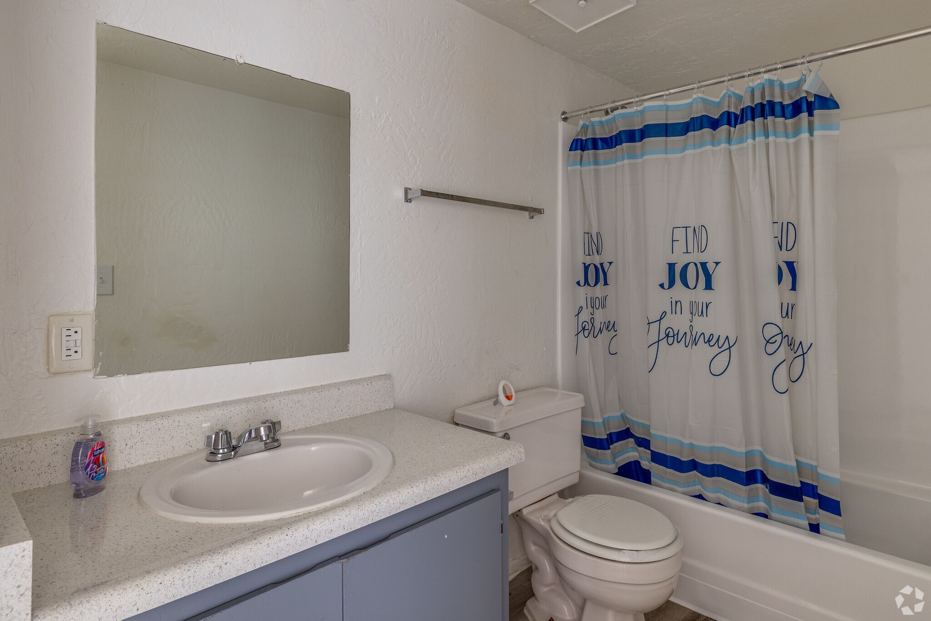 Carole Arms Apartments - Image 9