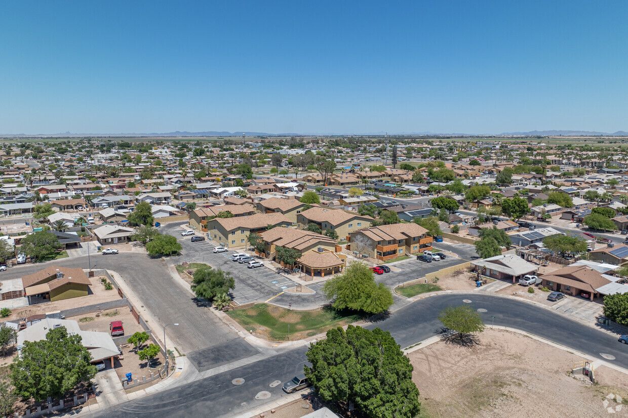 Casa De Roman Apartments - Image 2