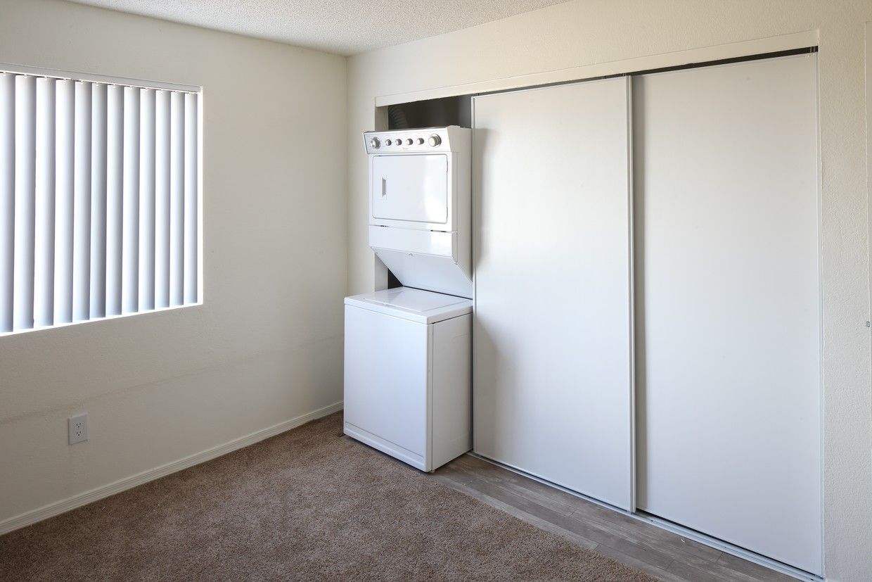 Desert Wind Apartments - Image 6