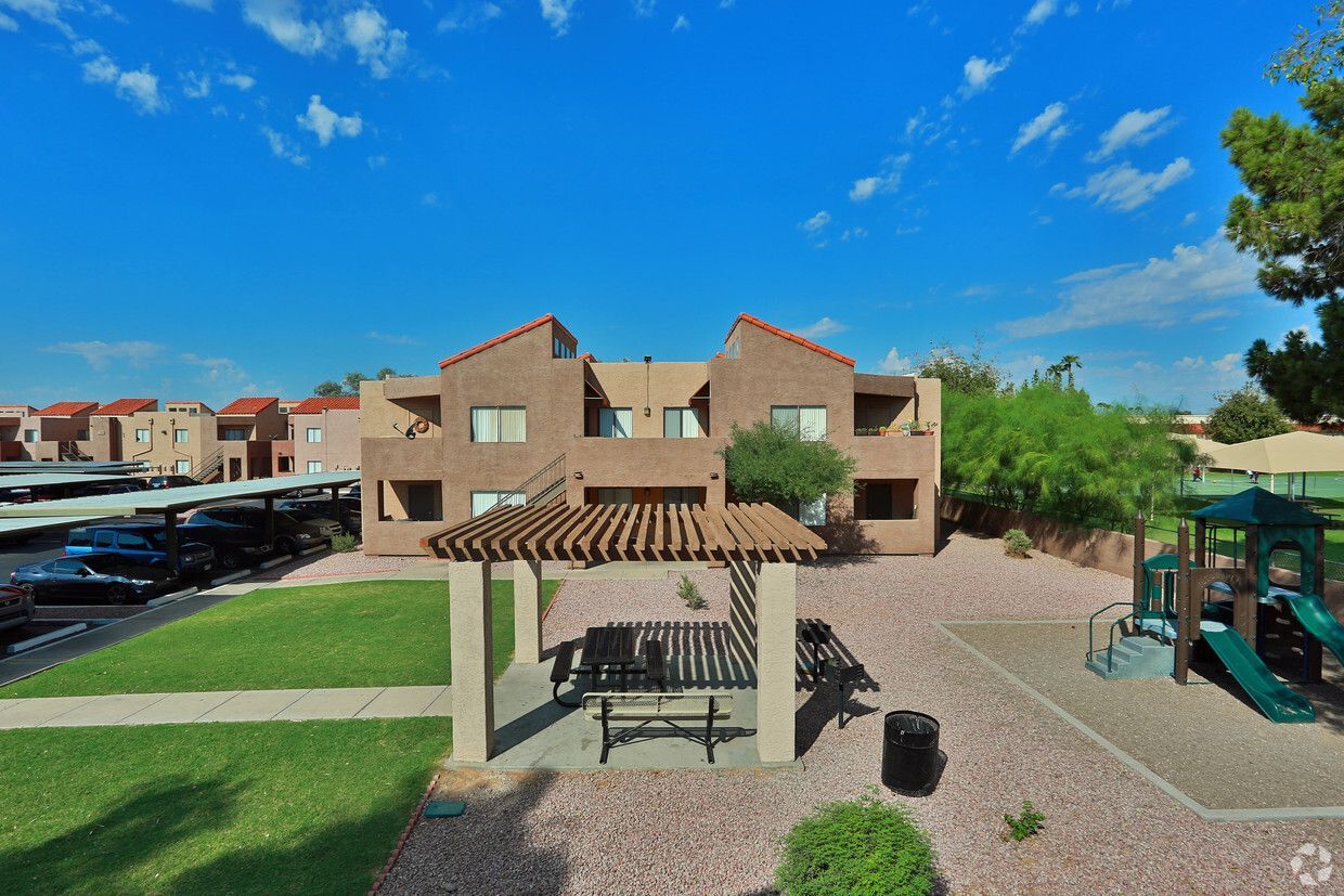 Desert Wind Apartments - Image 9