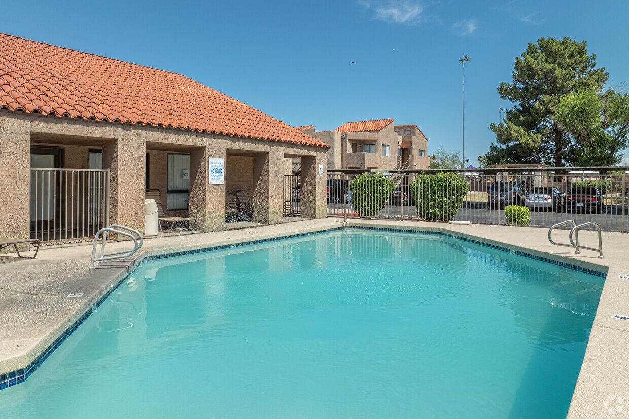 Desert Wind Apartments - Image 10