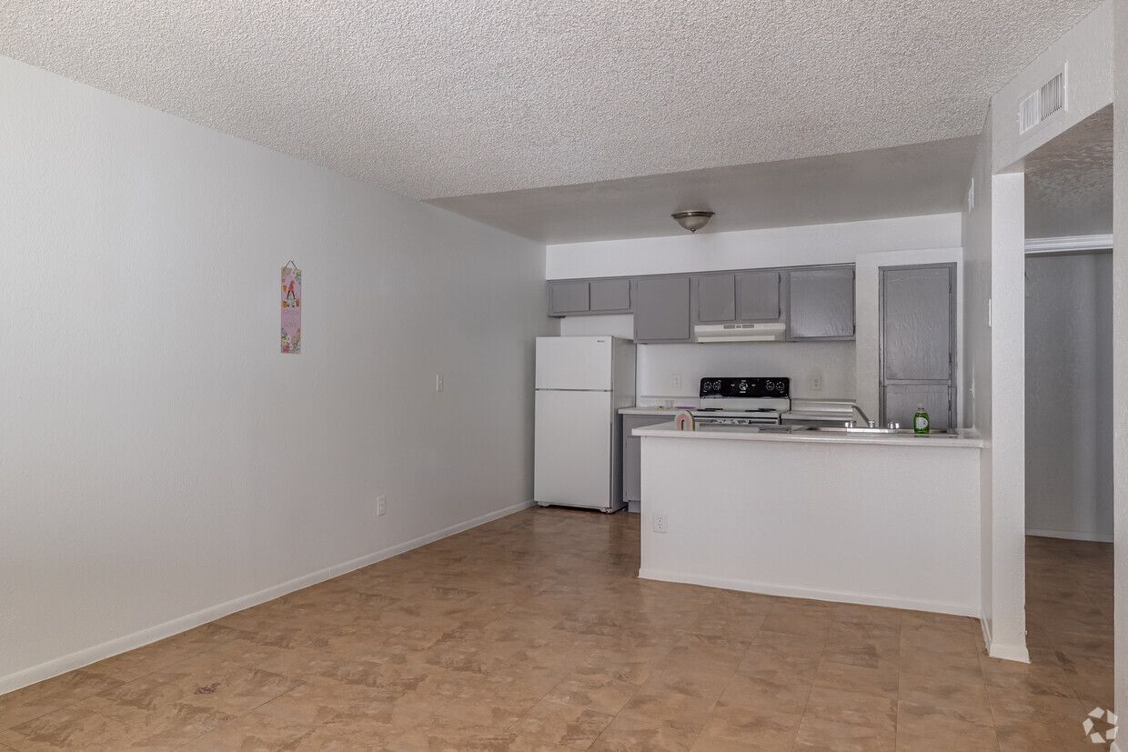 Las Ventanas Apartments - Image 3