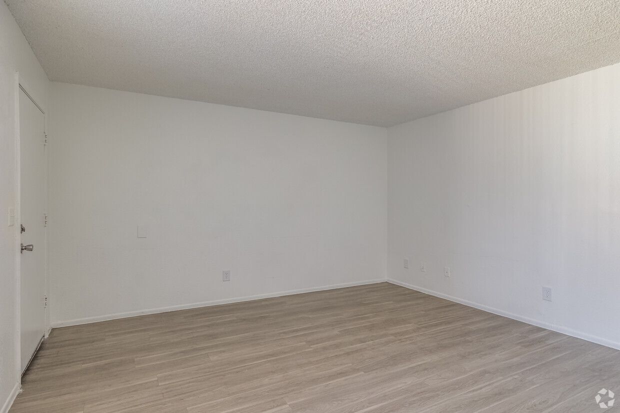 Las Ventanas Apartments - Image 6