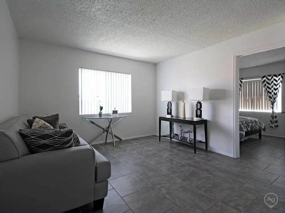 Mellow Square Apartments - Image 4