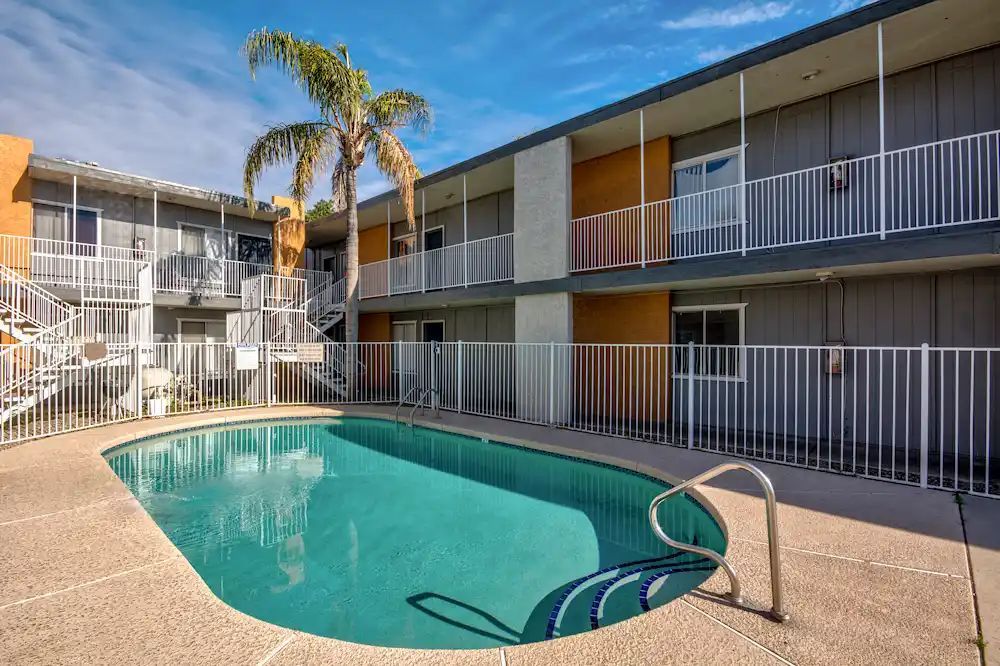 Mellow Square Apartments - Image 9