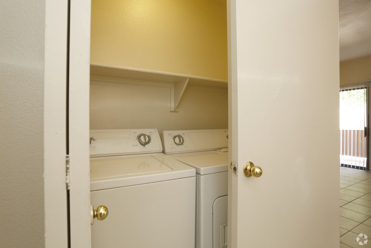 San Remo Apartments - Image 6