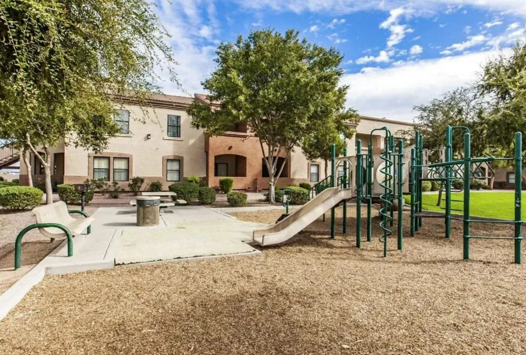 San Remo Apartments - Image 8