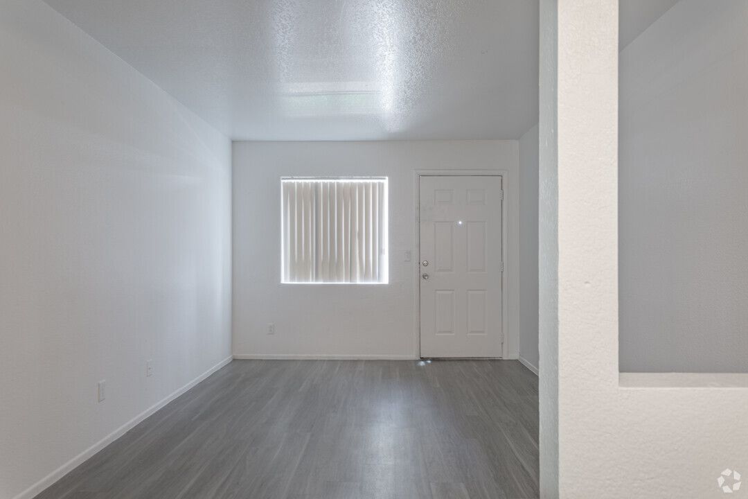 The Axis on McDowell  - Image 2