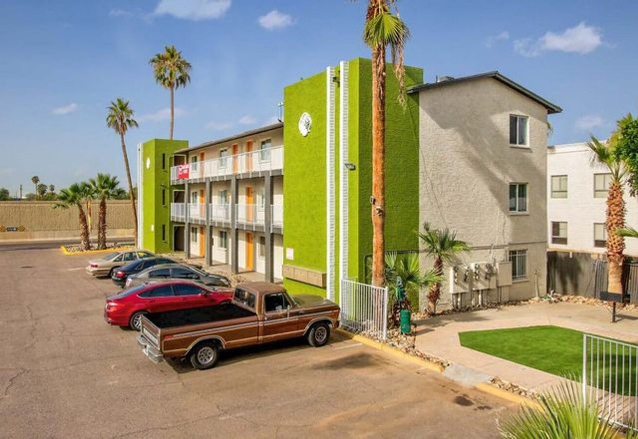 The Onix Apartments - Image 1