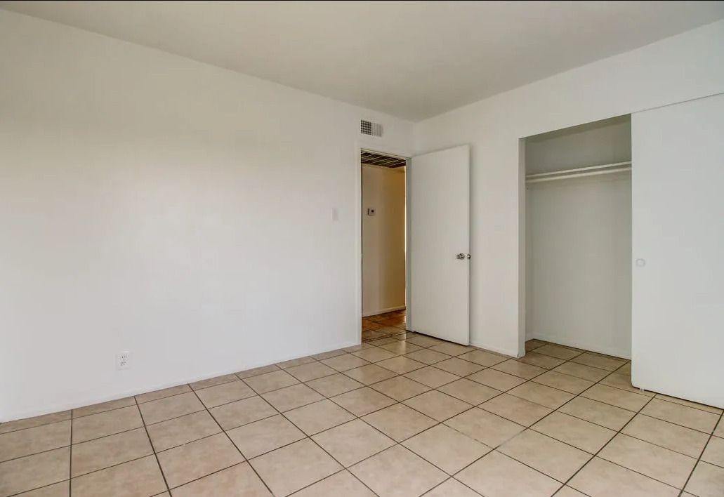 The Onix Apartments - Image 3