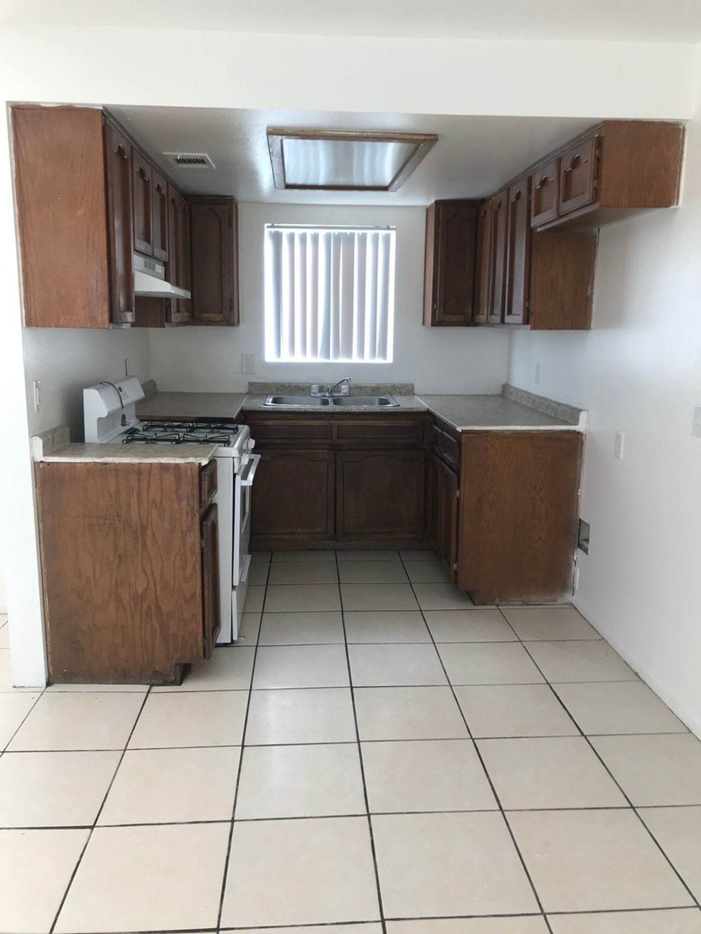 Courtyard Apartments - Image 4