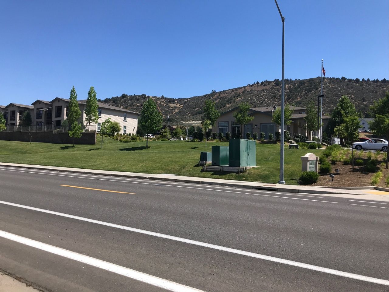 Emerald Pointe Apartments - Image 2